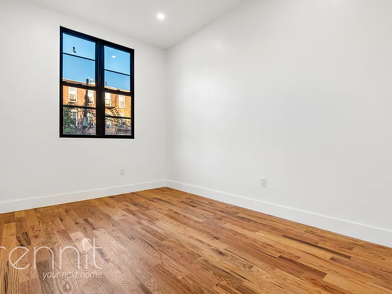 40 Cornelia St #1 — Photo 14