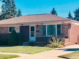 31338 Wellston Dr, Warren, MI 48093
