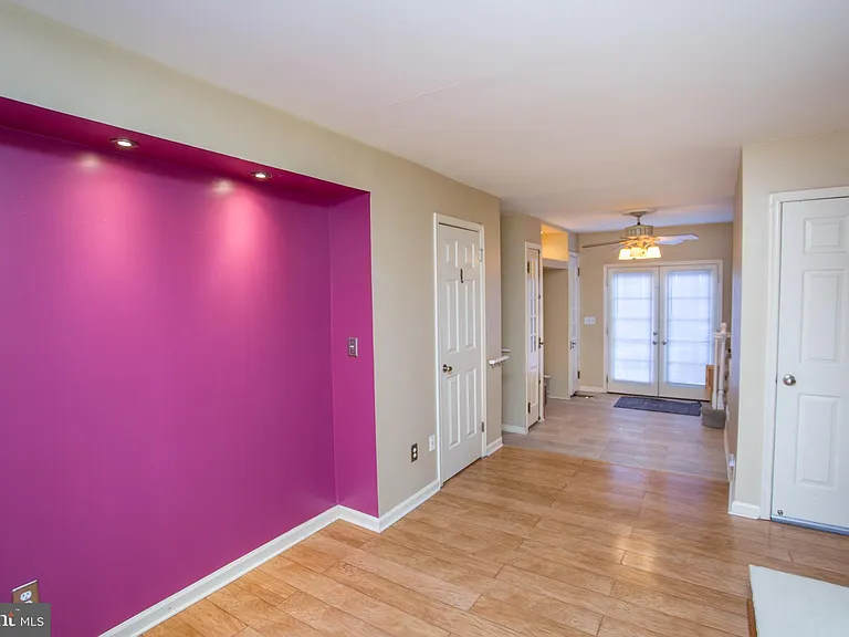1529 Margaret Ct — Photo 13