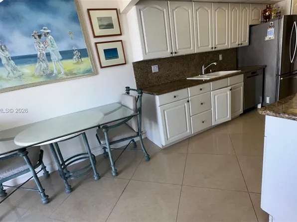 210 174th St APT 1909, Sunny Isles Beach, FL 33160
