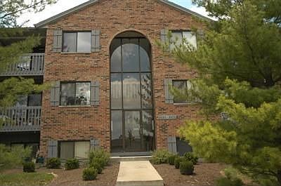 Easy access to 1st floor condo 