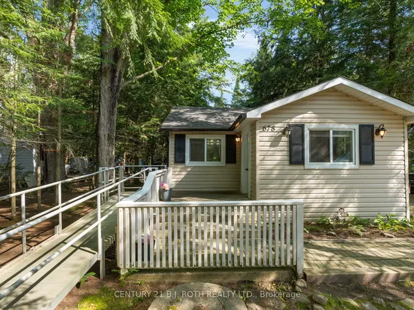 678 Pinegrove Ave, Innisfil, ON L9S 2K4