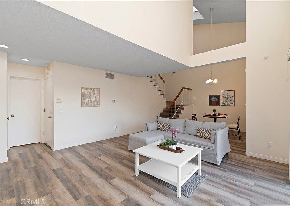 1st image of 3611 Redwood Ln