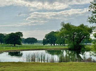 9722 Oak Creek Dr, Pilot Point, TX 76258