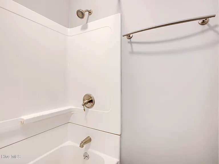2107 Faircrest Ave #B — Photo 10