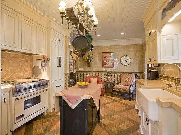3rd image of 1610 SW PALMCROFT Drive