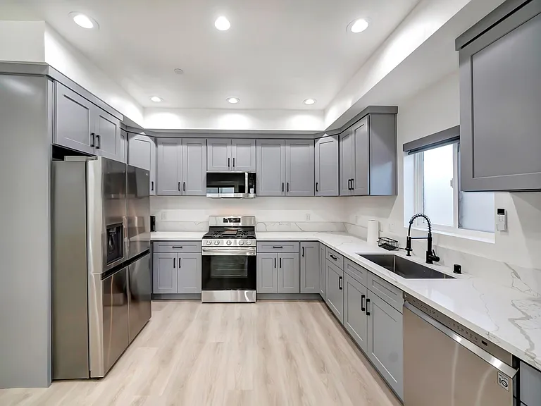 Vanalden Ave — Photo 9