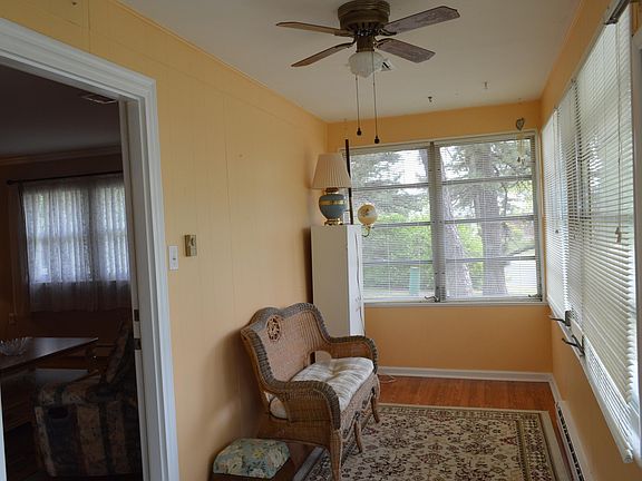 3rd image of 16 A Crestwood Parkway