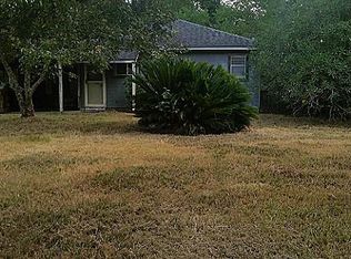 3301 W Meadow Ln, Dickinson, TX 77539