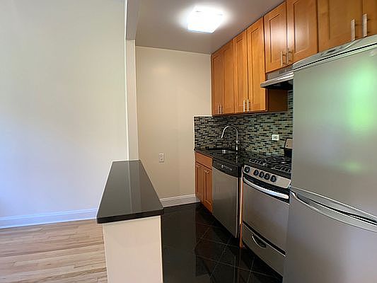 4th image of 7 W 87th St APT 4E