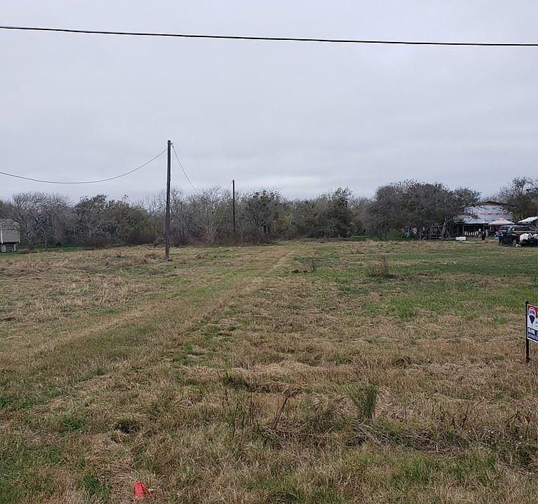 2nd image of 141 Guadalupe River Dr