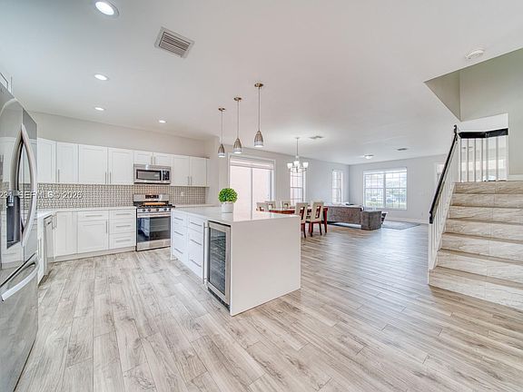 3rd image of 15261 SW 108th Ter