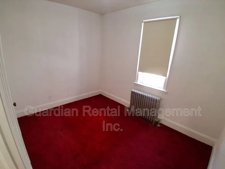 166 Court St S — Photo 10