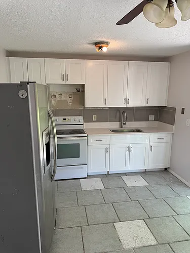 2143 Laura Ln Photo 1