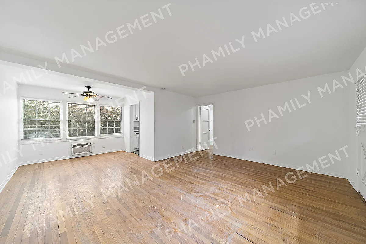 Building Photo - 1745 Grevelia St #3
