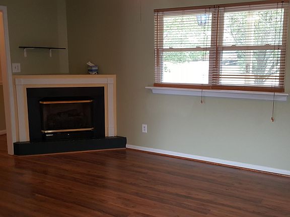 3rd image of 306 Ventura Dr