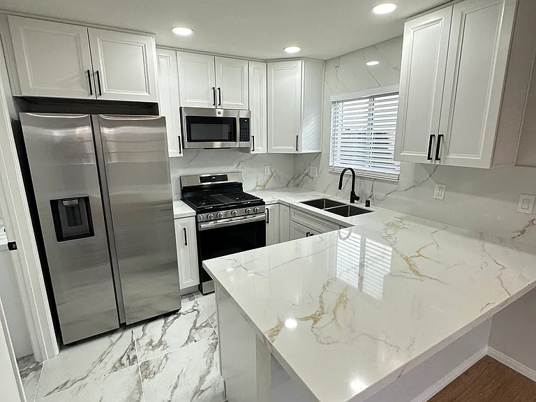 1118 Persimmon Ave — Photo 9