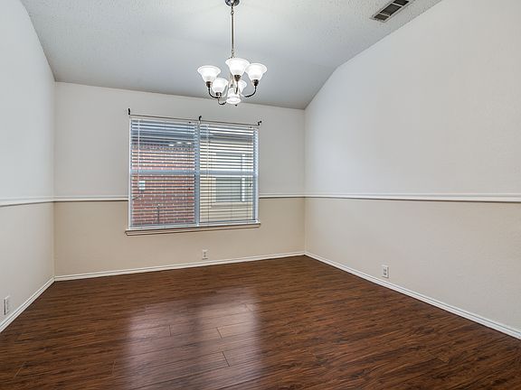 4th image of 206 Trenton Dr