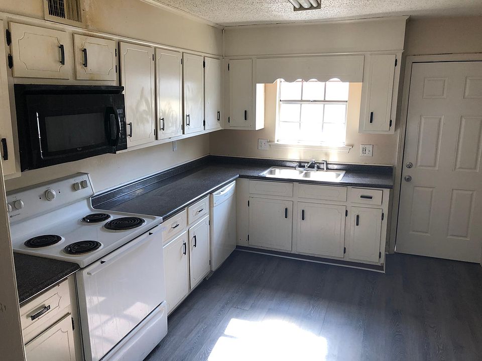 1st image of 3304 7th Ave E APT 3