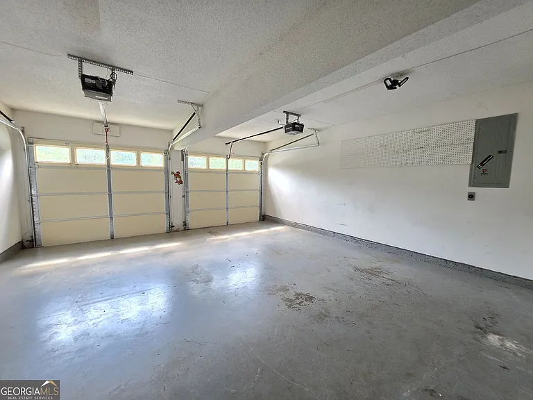 241 Hamilton Dr — Photo 18