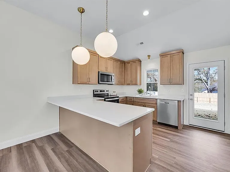 275 Ragan St — Photo 6