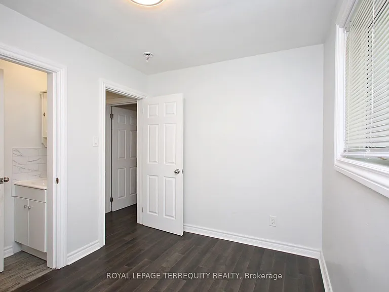 1 Barnes Cres — Photo 18