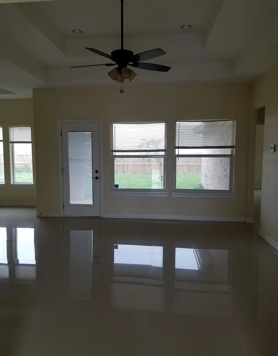 4 bed, 1785 sqft, $2,100 — Photo 2