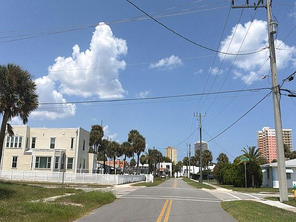 5th image of 425 Golf Blvd
