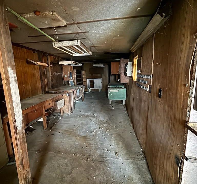 2nd image of 200 W M St