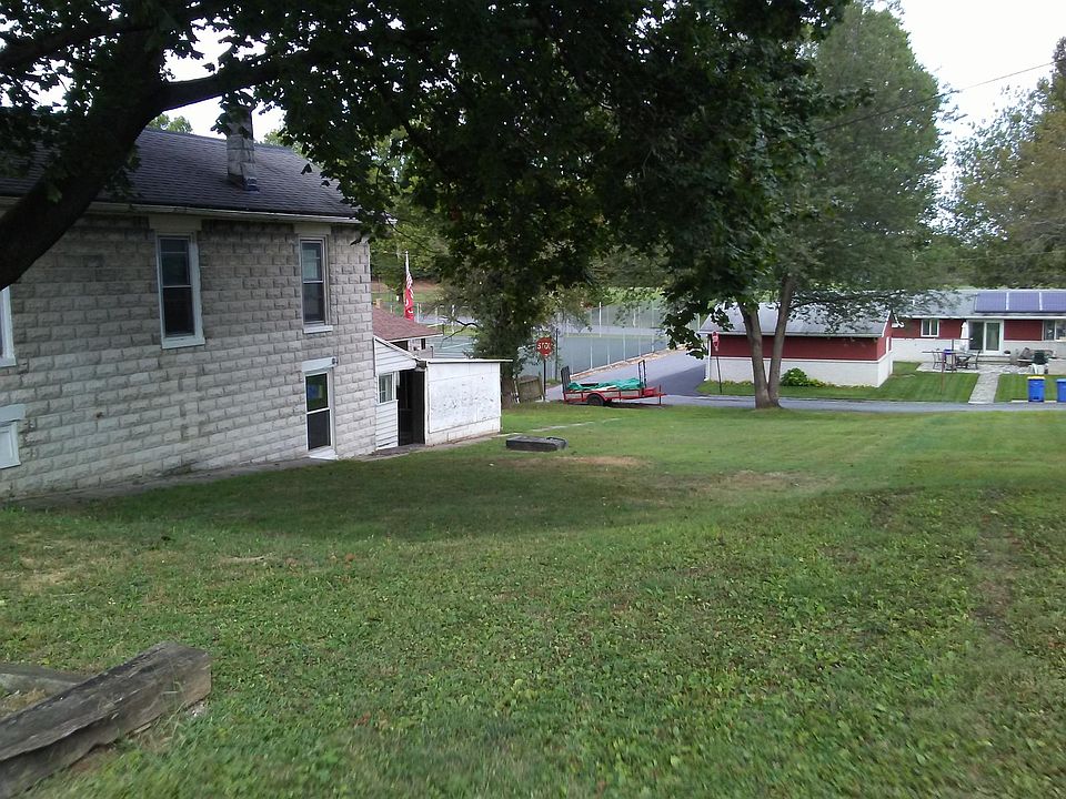 2nd image of 626 High St