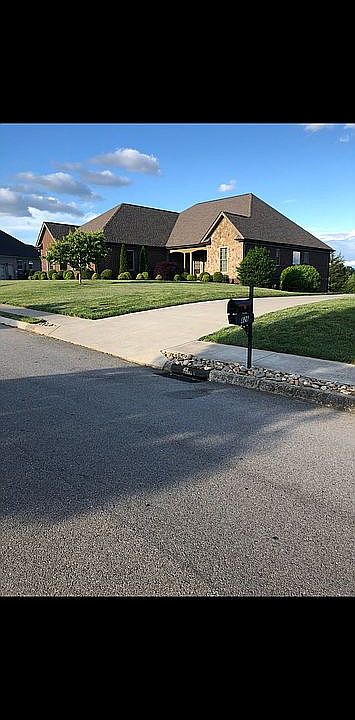 1st image of 908 Fieldstone Dr