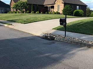 908 Fieldstone Dr, Lenoir City, TN 37772