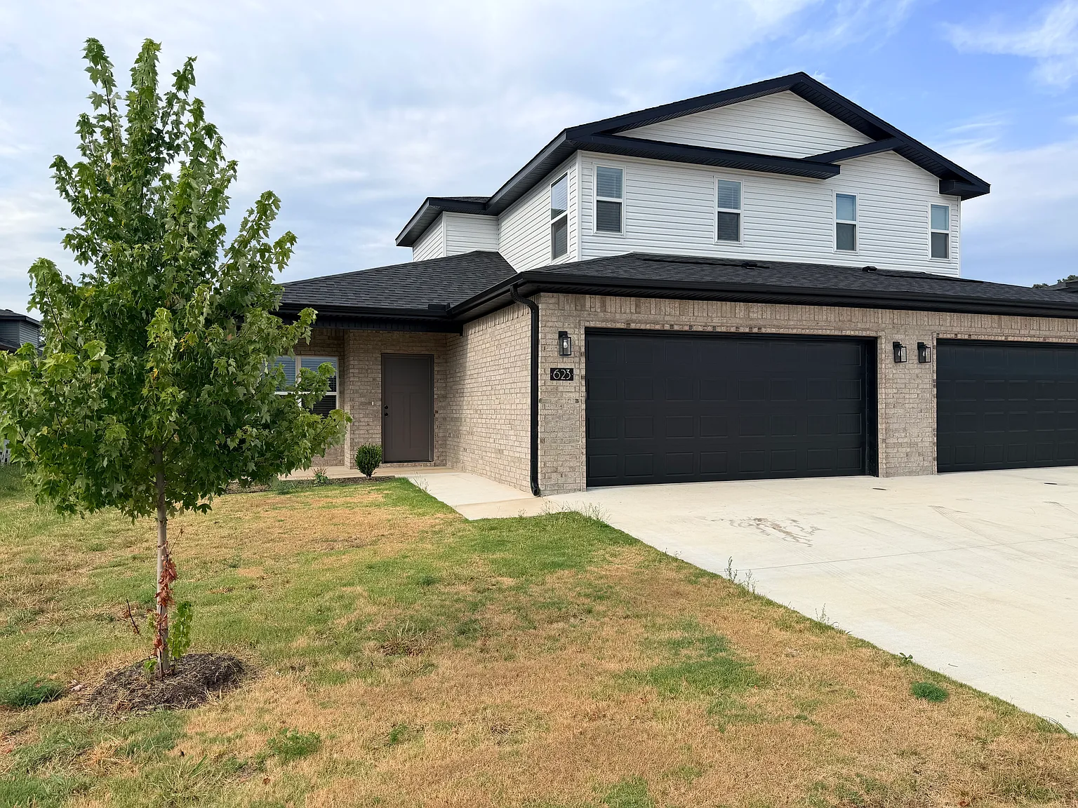 3 bed, 2.5 bath, 1475 sqft, $1,750 — Photo 1