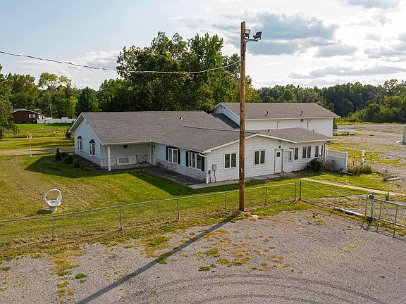 3rd image of 3751 N State Highway 148