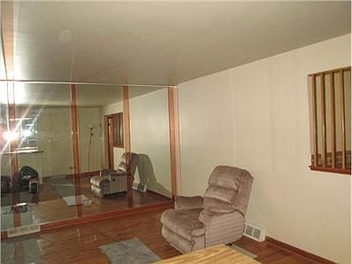 3rd image of 13825 S Stewart Ave