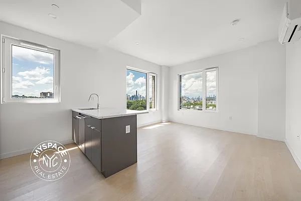 Living room, photo 1