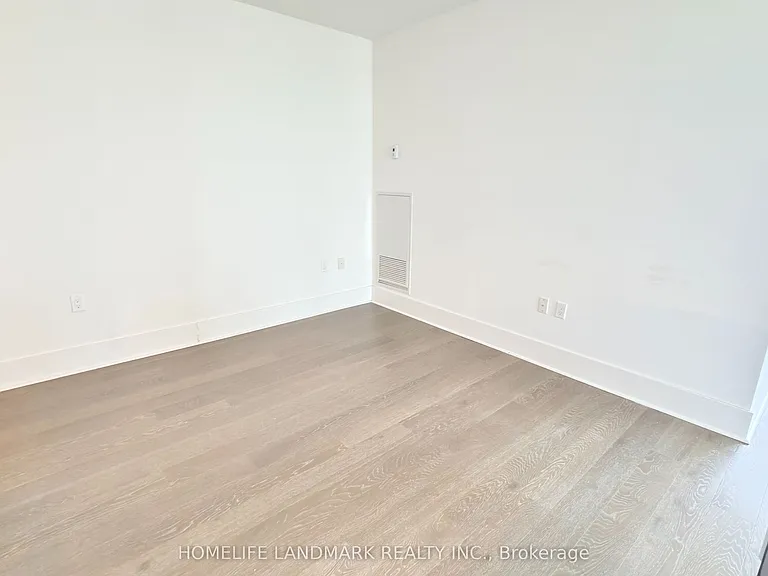 29 Queens Quay E #1026 — Photo 11