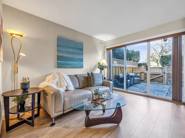 245 W 15th St #103, North Vancouver, BC V7M 1S3