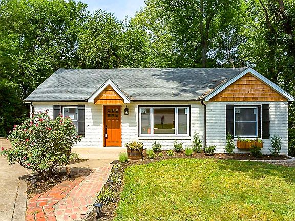 2nd image of 405 Valeria Ct