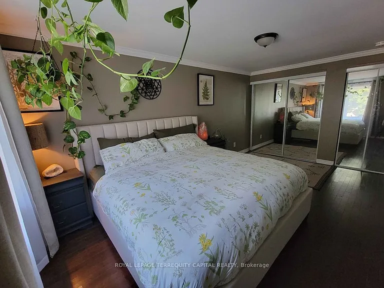 20 Mowat Cres #UPPER — Photo 20