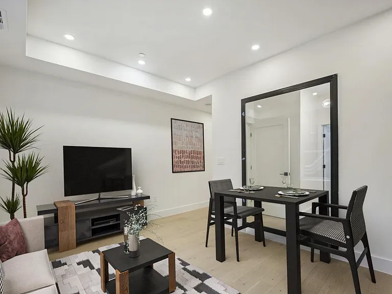 30 Kennedy St NW #2 — Photo 3