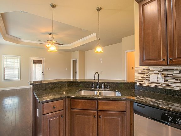 4th image of 13723 Fox Hill Dr