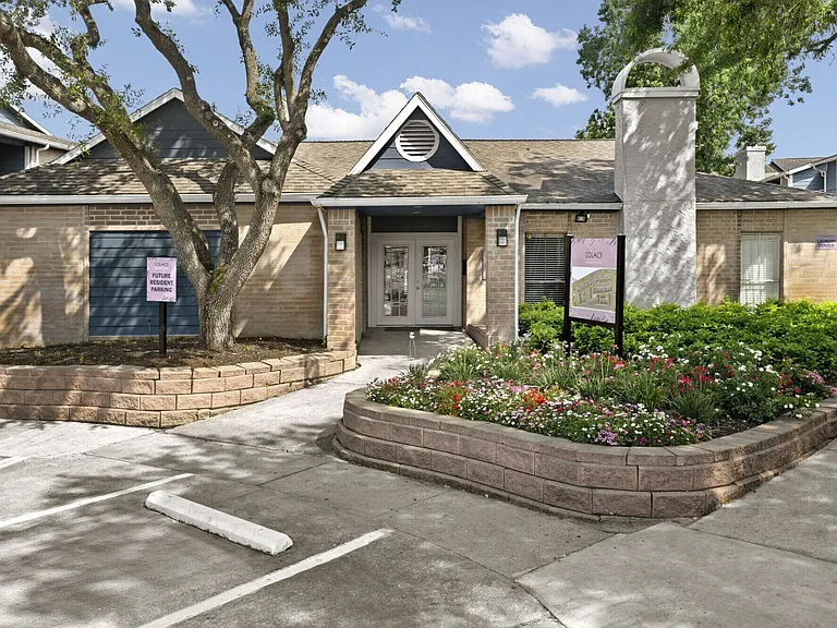 Solace Apartments — Photo 9