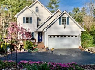25 Penny Ln, Weaverville, NC 28787