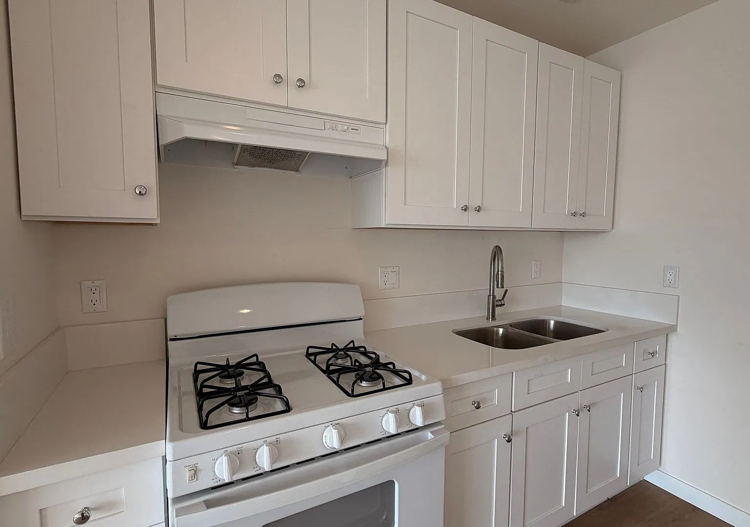 3950 S. Hillcrest Dr., Llc — Photo 4