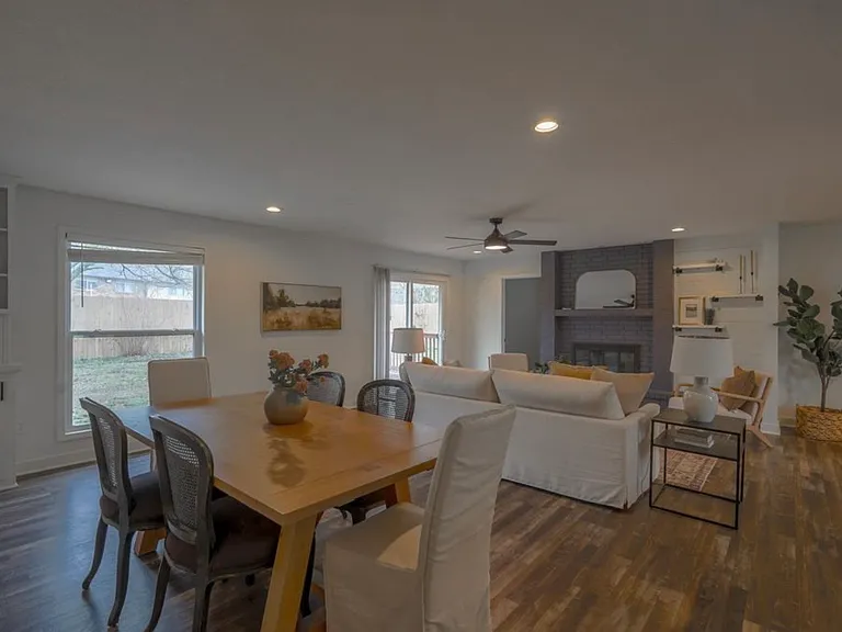 104 N Burr Oak Rd — Photo 4