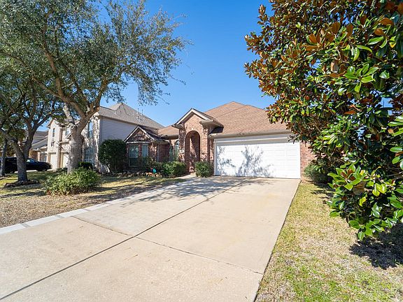 2nd image of 2910 Sandleigh Dr