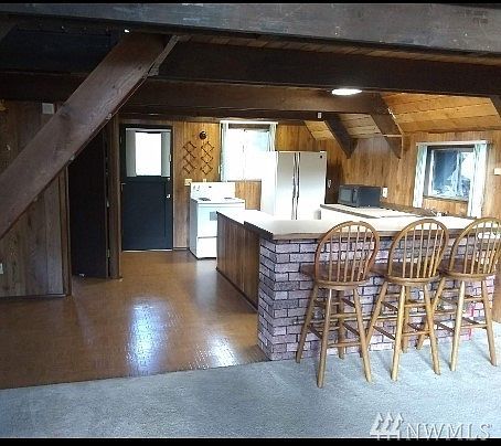 5th image of 22020 N River Dr