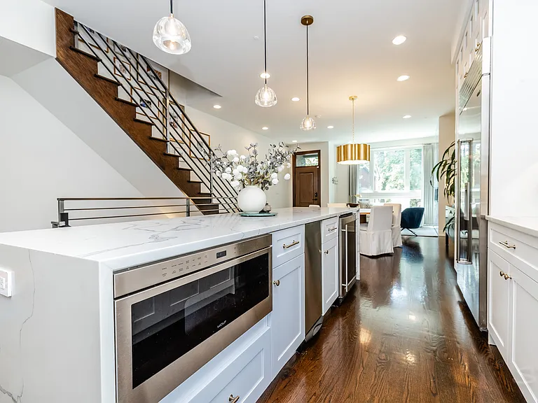 2236 W Shakespeare Ave — Photo 7