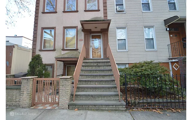 Rented by Douglas Elliman | media 16